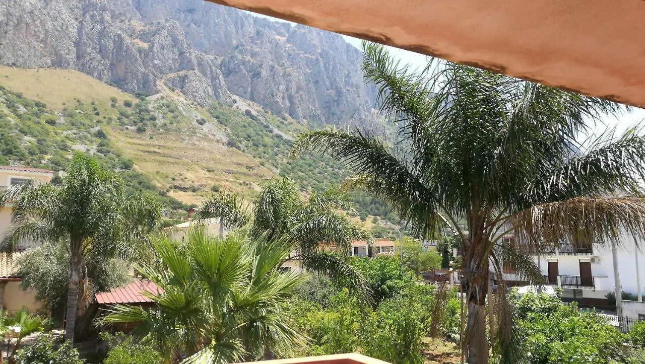 Cinisi 89 B&B 3*,  Italia